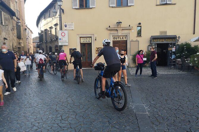 E-bike tour in Orvieto in small group: history, culture with lunch or dinner - FAQ