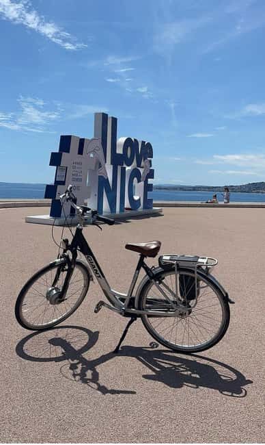 E-bike visit from Nice, Villefranche, St-Jean, Antibes - Starting Off: Easy & Friendly Check-in