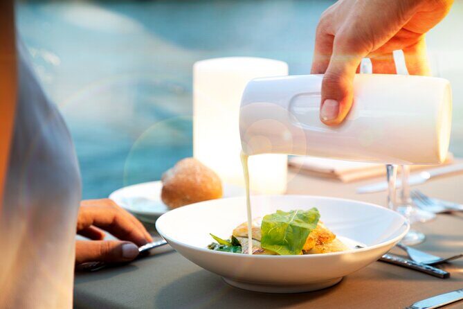 Early evening Dinner Cruise with drinks by Bateaux Parisiens - FAQs