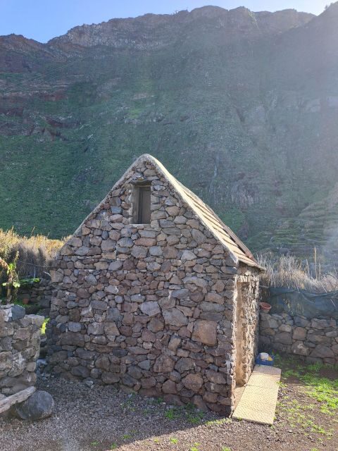 EAST MADEIRA:,Peaks, Forest walk,Thatched Roofs, Rum factory - Frequently Asked Questions (FAQ)