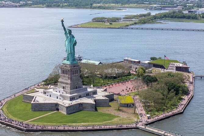 Easy Access Statue of Liberty and Brooklyn Bridge Discovery Tour - FAQs