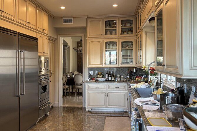 Easy and Elegant French Cooking Class with Wine near Laguna Beach - The Setting and Atmosphere