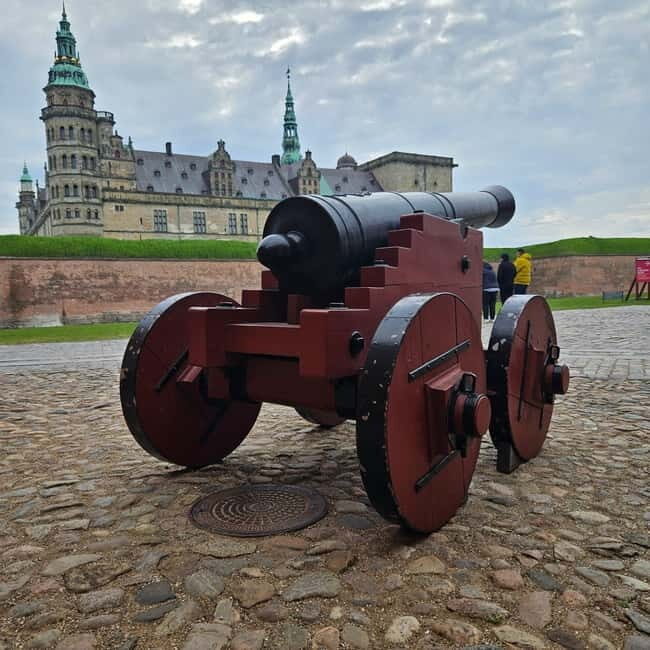 Easy Pace Tour of Kronborg Castle and Frederiksborg Palace - Practical Tips for the Day