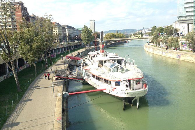 eBike for explorer Vienna 60min with Guide - ride the bike for the whole day - What the Tour Entails