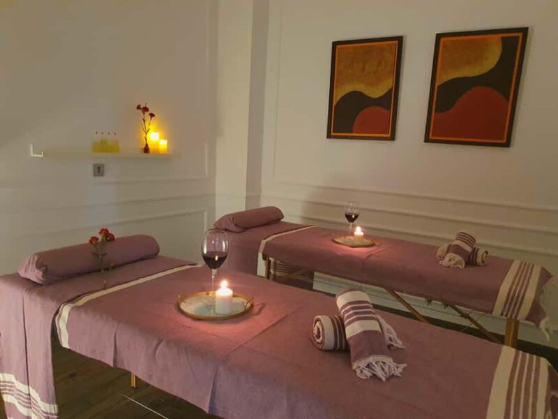Echegaray 5, Málaga center: Wine & Relax Experience: Massage + Wine tasting - What Is the Relax & Wine Experience All About?