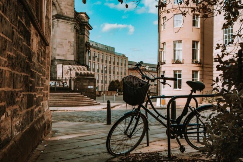 Edinburgh: Capture the most Photogenic Spots with a Local - The Value of the Experience