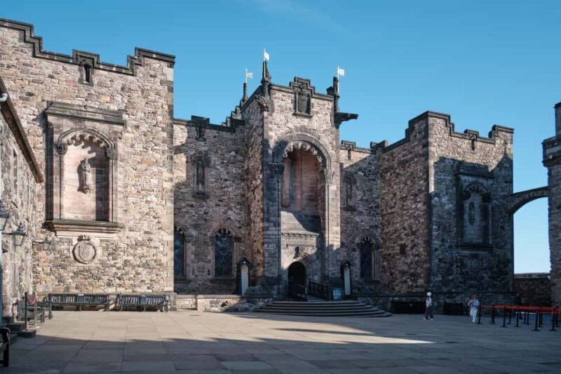 Edinburgh: Castle Guided Tour & Holyrood Palace Ticket - Who Should Consider This Tour?