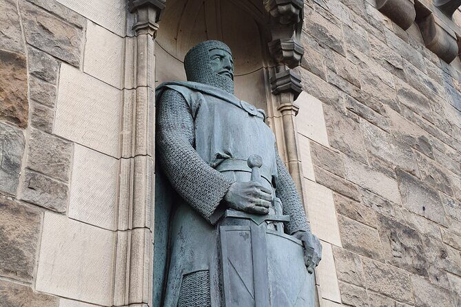 Edinburgh Castle Highlights Tour with Tickets, Map, and Guide - Who Should Consider This Tour?