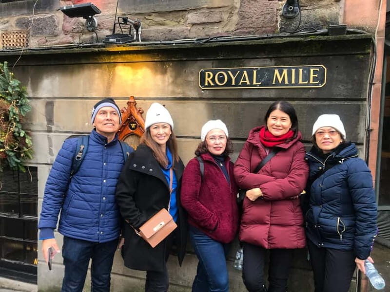 Edinburgh: Custom Highlights & Hidden Gems Tour with a Local - The Guide’s Role: More Than Just a Walk