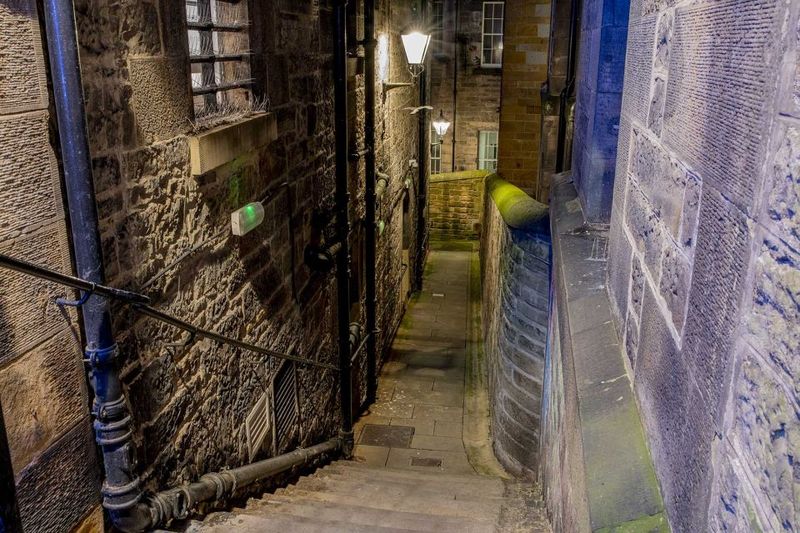Edinburgh: Dark Secrets of the Old Town Ghost Walking Tour - The guides: storytelling skill is the whole product