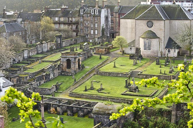 Edinburgh Darkside Walking Tour: Mysteries, Murder and Legends - The Real Value of the Tour