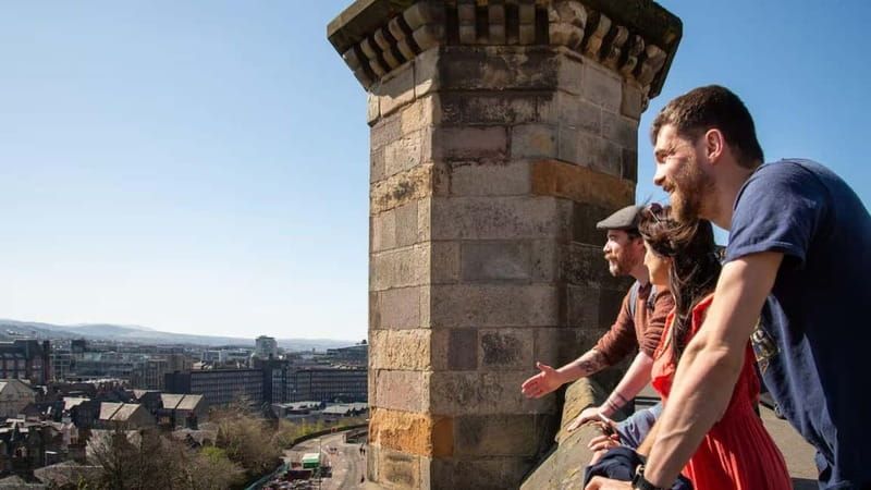 Edinburgh: Edinburgh Castle Guided History Tour with Tickets - Royals, rebels, and the Scottish Wars of Independence clues