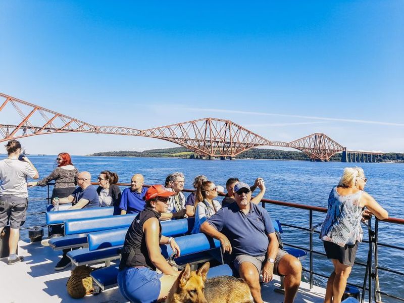 Edinburgh: 'Firth of Forth' Three Bridges Sightseeing Cruise - Itinerary flow: what happens from departure to return