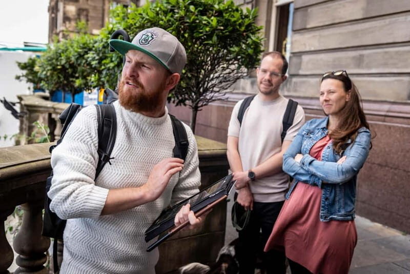 Edinburgh: Full City Tour & Johnnie Walker Whisky Experience - Who Is This Tour Best Suited For?