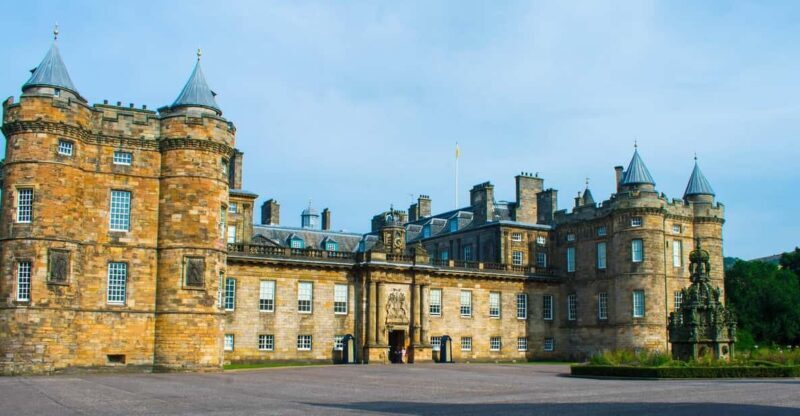 Edinburgh: Harry Potter Tour & Palace of Holyrood Entry - Exploring the Magic of Edinburgh and Beyond