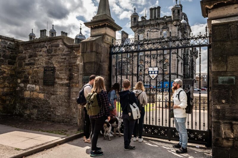 Edinburgh: Harry Potter Wizarding Walking Tour (Private) - Are there logistical considerations?