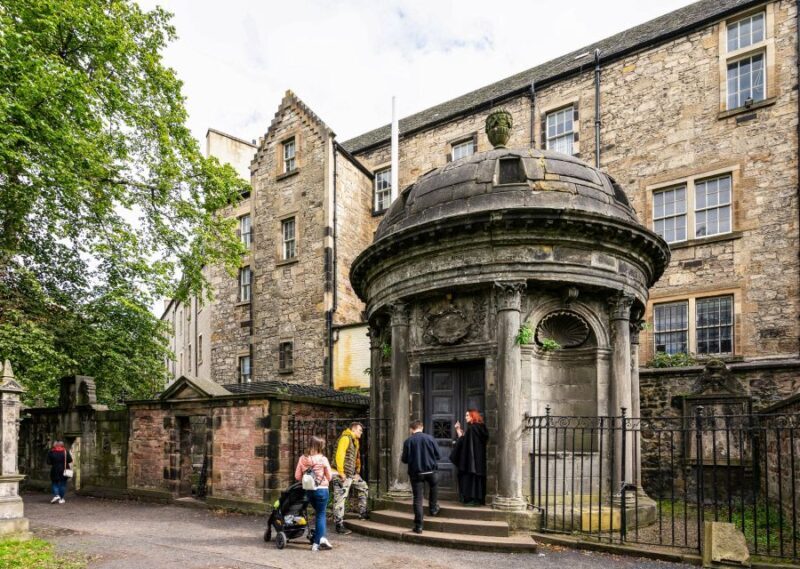 Edinburgh: Haunted Underground Vaults and Graveyard Tour - Final Thoughts