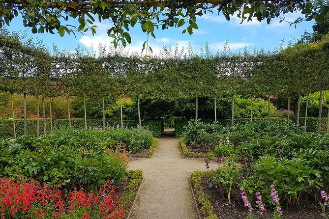 Edinburgh: Holy Island, Alnwick Castle & Kingdom of Northumbria - What the Reviews Say: Authentic Perspectives