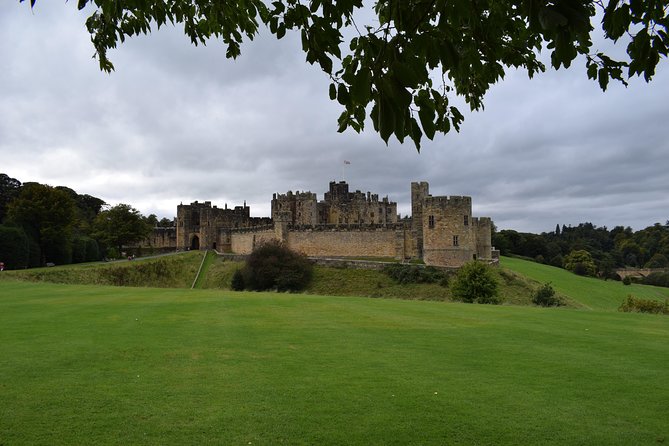 Edinburgh: Holy Island, Alnwick Castle & Kingdom of Northumbria - What you’ll likely hear in the coach (and why it helps)