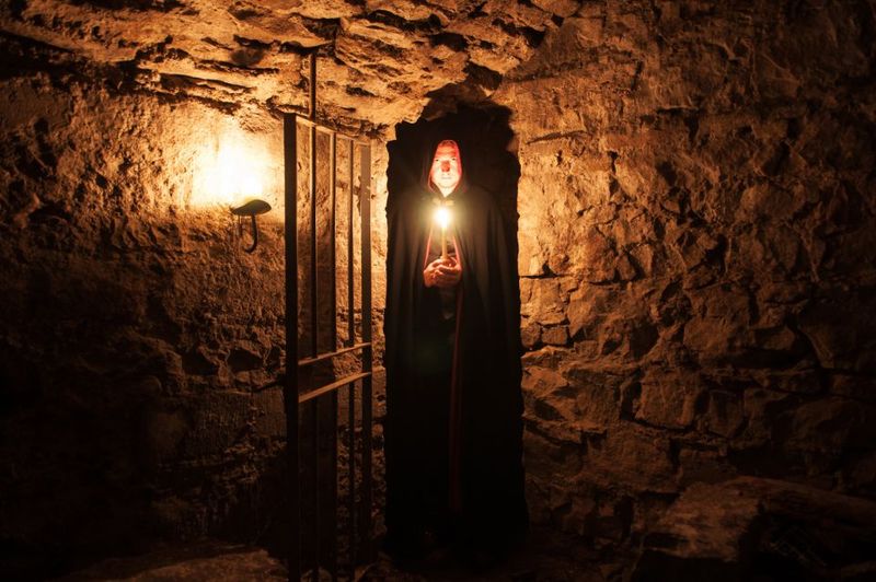 Edinburgh: Multi-Sensory Haunted Underground Tour - Going underground: what the 45-minute vault visit feels like