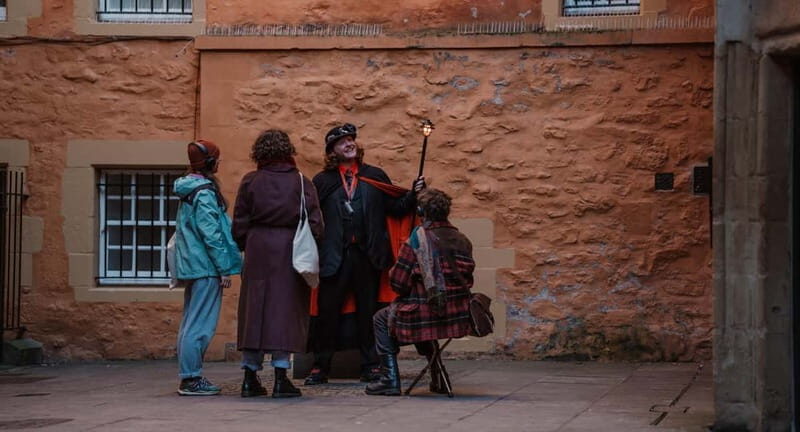 Edinburgh: Multi-Sensory Old Town Ghost Tour Experience - The Royal Mile (30 mins)
