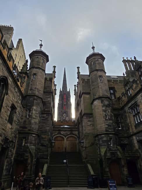 Edinburgh: Old Town early morning walk with a Scottish guide - Key Points