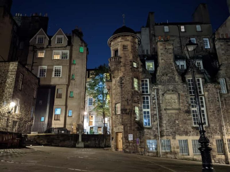 Edinburgh: Old Town Guided Tour with Published Historian - Who Should Consider This Tour?
