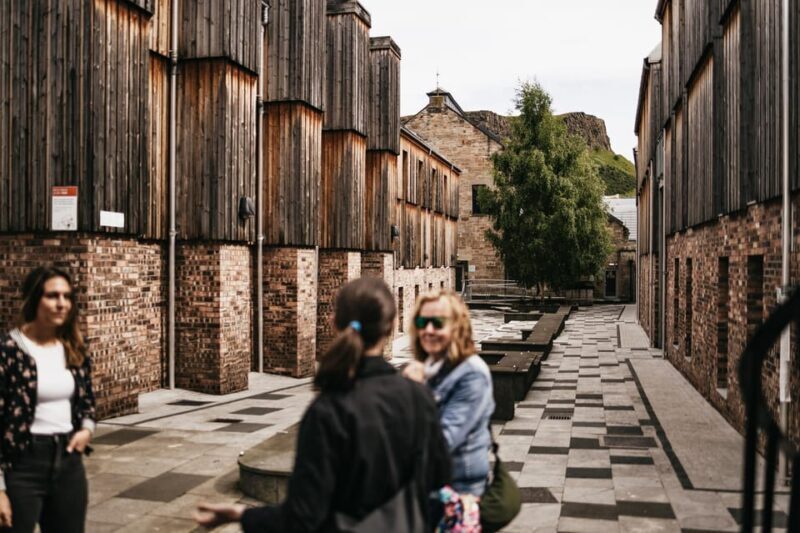 Edinburgh: Old Town Guided Walking Tour and Beer Tasting - The Breakdown of the Tour