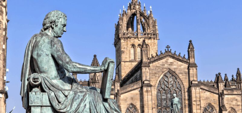 Edinburgh: Old Town Walking Tour with an APP - Who Is This Tour Best For?