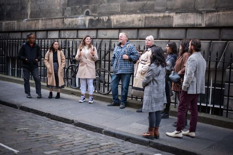 Edinburgh: Old Town Walking Tour with Holyrood Entry - The Value of this Tour