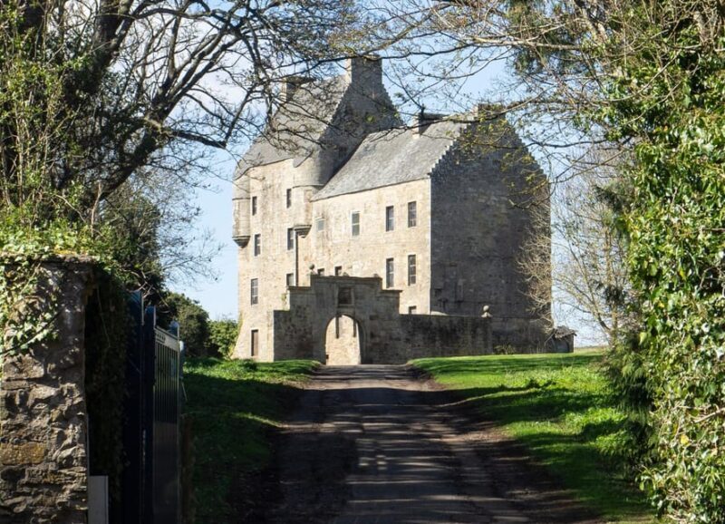 Edinburgh: Outlander and Castles Filming Locations Day Tour - Key Points