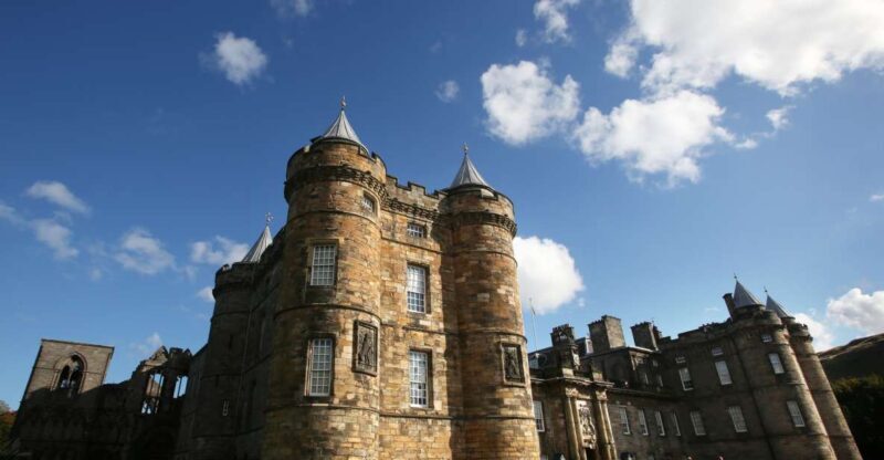 Edinburgh: Palace of Holyroodhouse Entry Ticket - Who Should Consider This Tour?