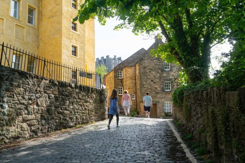Edinburgh: Private City Highlights Driving Tour - Exploring the Neighborhoods and Hidden Gems