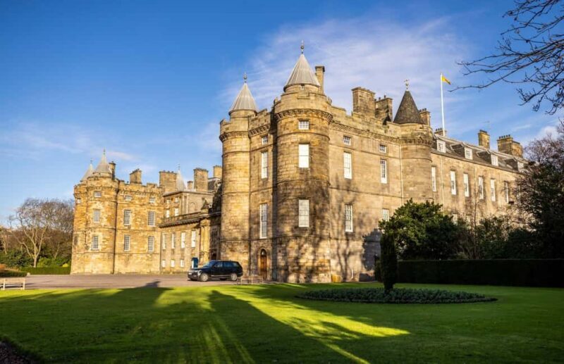 Edinburgh: Private City Highlights Driving Tour - Who Should Consider This Tour?