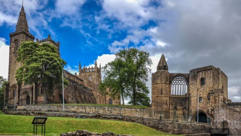 Edinburgh: St Andrews, Dunfermline Abbey and Fife Coast Tour - Key Points