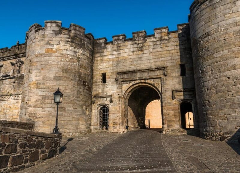 Edinburgh: Stirling Castle, Kelpies, Whisky & Highlands Tour - A Deep Dive into the Day