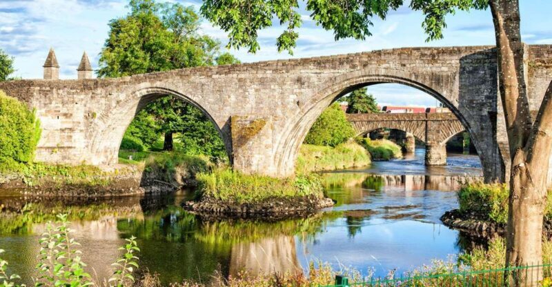 Edinburgh: Stirling, Whisky and St Andrews Tour in Spanish - Exploring St Andrews: The Golf and University Town