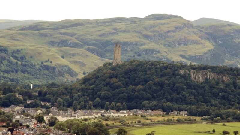 Edinburgh: Stirling, Whisky and St Andrews Tour in Spanish - Returning to Edinburgh and Final Impressions