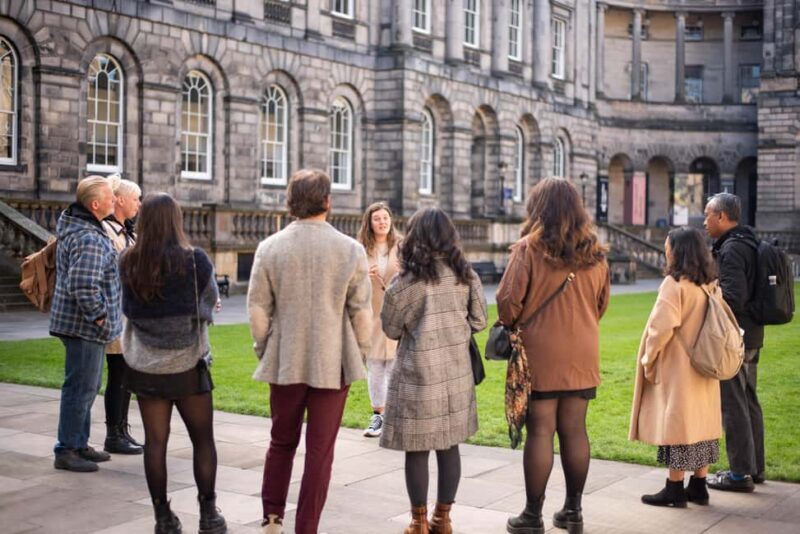 Edinburgh: The Complete Guide to the Old and New - Key Points