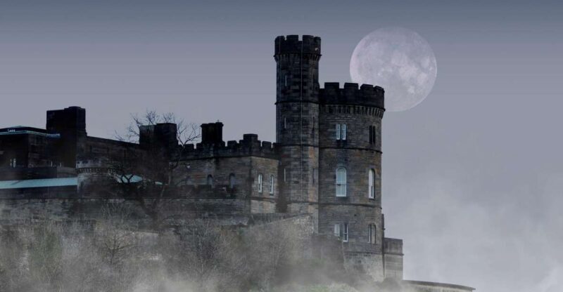Edinburgh: The Dark Side Walking Tour - The Itinerary: Each Stop’s Charm and Creepiness