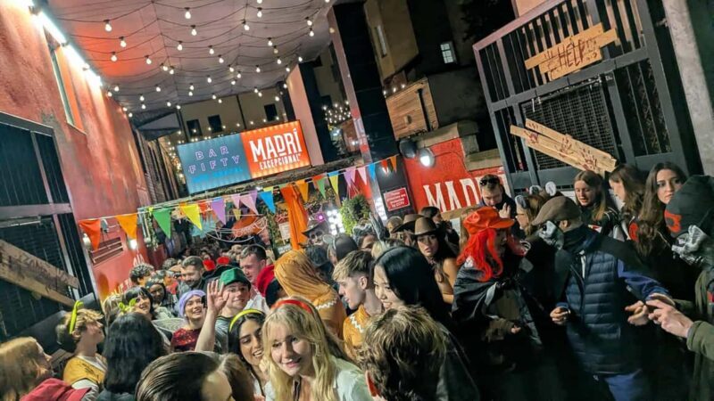 Edinburgh: The Original Pub Crawl 7 Bars 7 Shots & Discounts - What You Can Expect from This Edinburgh Pub Crawl