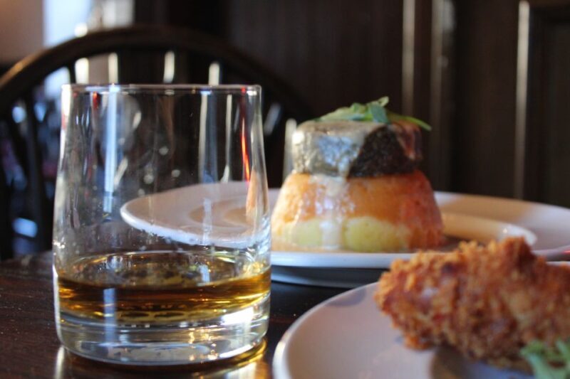 Edinburgh: Tolbooth Tavern Haggis Taster & Whisky Sampling - The Experience: What You Can Expect