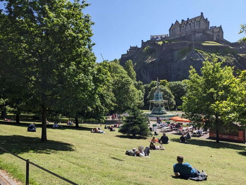 Edinburgh's must-see attractions: walking tour in French - Who Will Appreciate This Tour?