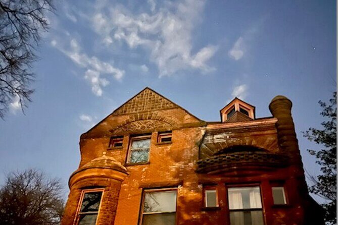 Eerie Old Louisville Photo Tour with Welcome Cocktail - What Is the Eerie Old Louisville Photo Tour?