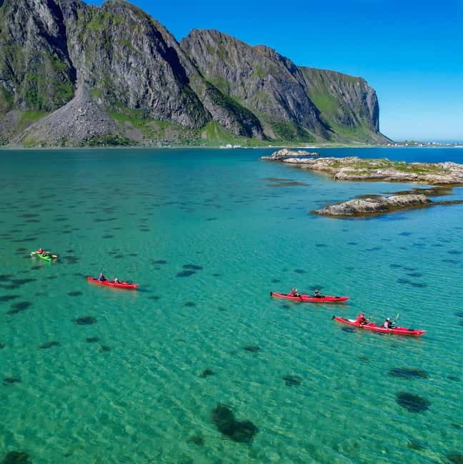 Eggum Lofoten: Kayaking Tour in Lofoten with Snacks - Group Size and Atmosphere
