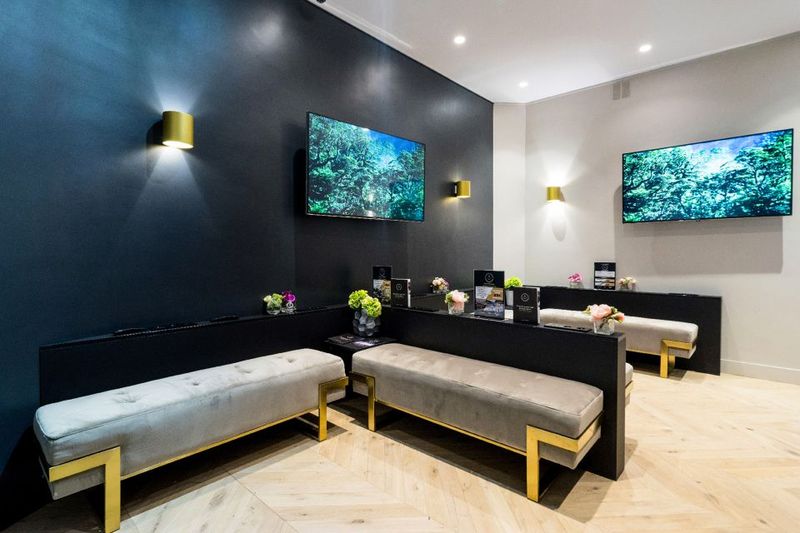 Eiffel Tower Dedicated Reserved Access Summit or 2nd Floor - Meeting Point at Paris Lounge: Don’t Show Up at the Wrong Gate