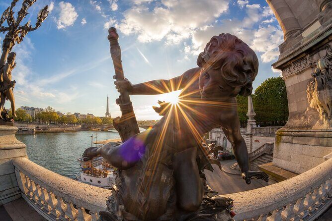 Eiffel Tower Guided Access to 2nd Floor with Summit Option - Key Points