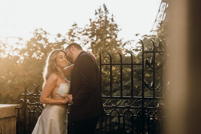 Eiffel Tower Private Photoshoot With a Professional Photographer - Is It Worth the Price?