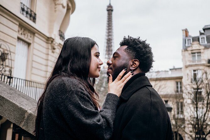 Eiffel Tower Private Photoshoot With a Professional Photographer - Frequently Asked Questions