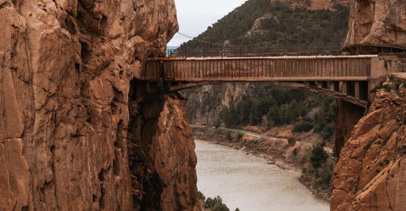 El Chorro: Hike" Caminito del Rey " + E-bike guided tour 2h - What to Expect from the Tour